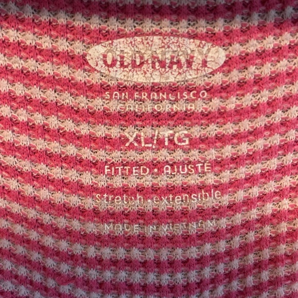 🩷A gently worn old navy long sleeve shirt. - Picture 2 of 3